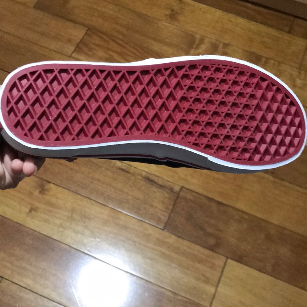 Vans - Picture 2 of 6